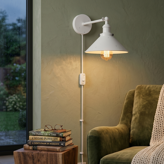Moderne witte wandlamp met lampenkap ~1279