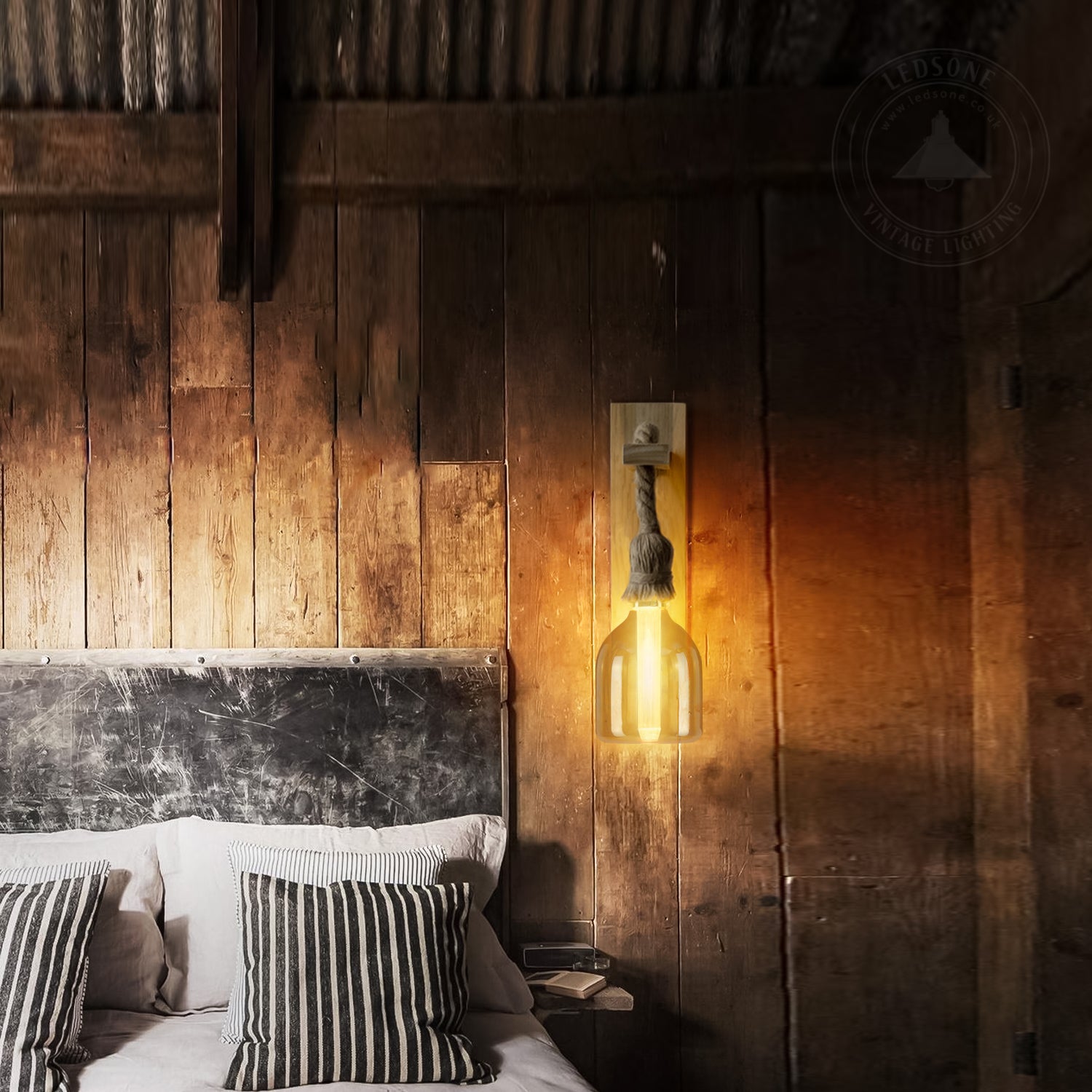 Energy-efficient outdoor filament bulb