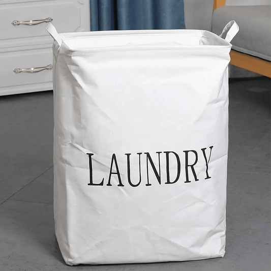 Wassen van vuile kleding, opbergen van waszakken ~5273