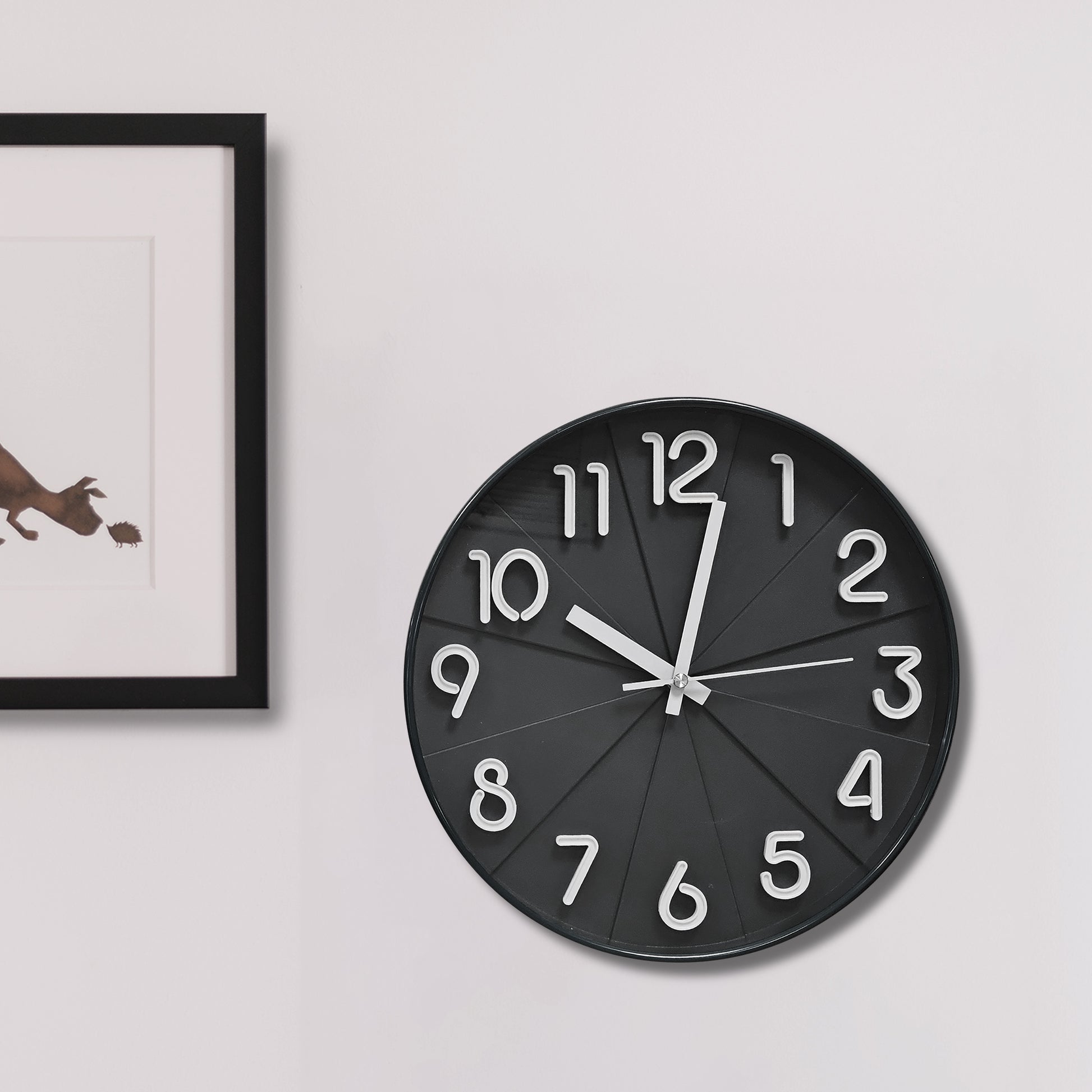 Non ticking wall clock