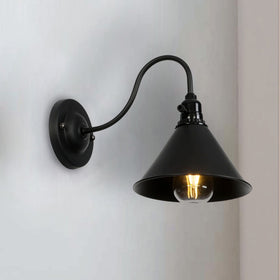 Zwarte kegelvormige wandlamp~2673