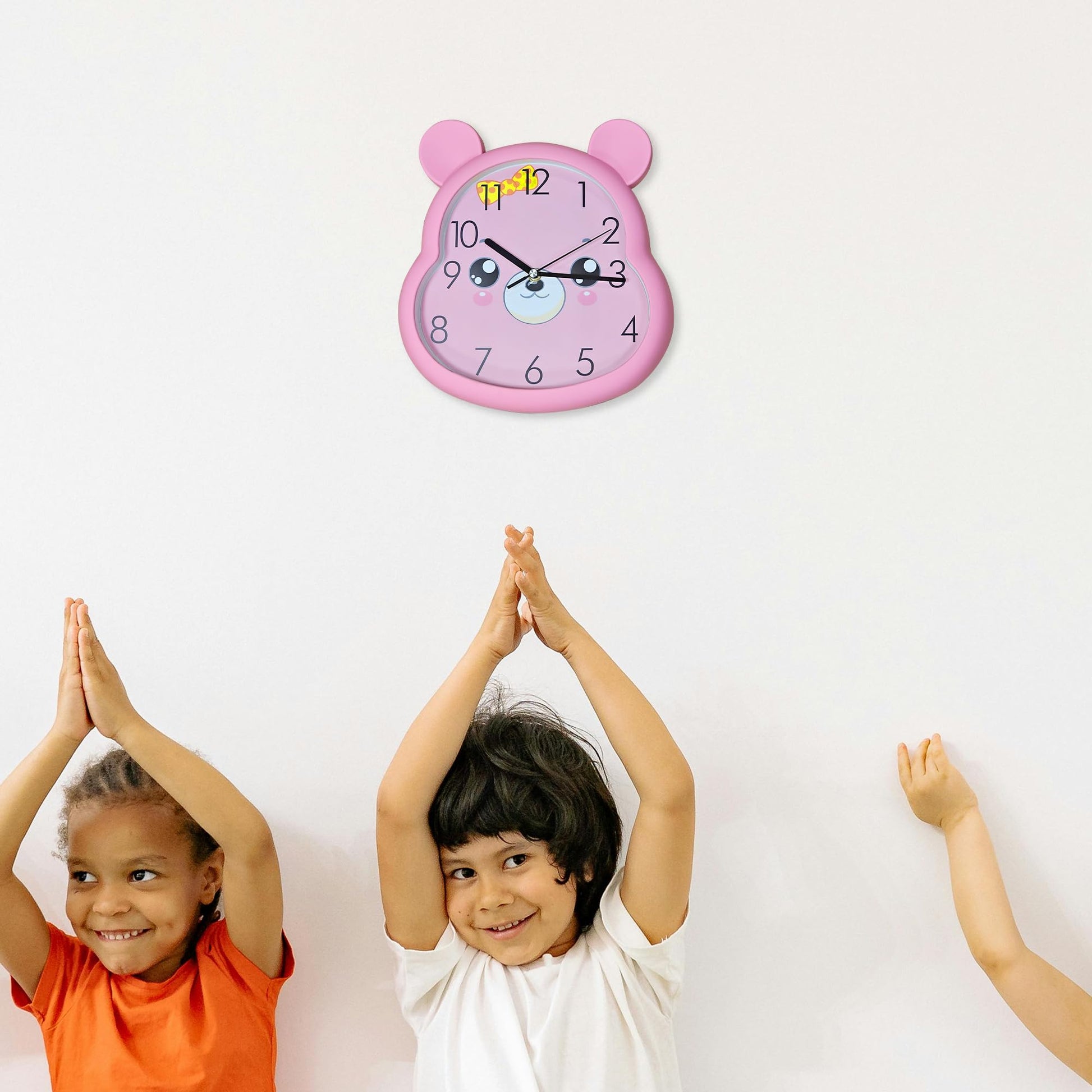 pink non-ticking wall clock for girls, pink quartz clock for bedroom, large numbers round clock pink, battery powered silent children's clock, 35 cm pink wall clock