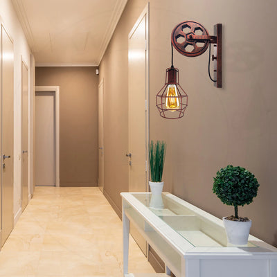 Rustieke rode loft-stijl wandlamp met antieke lift en intrekbare katrol voor wandverlichting~1912