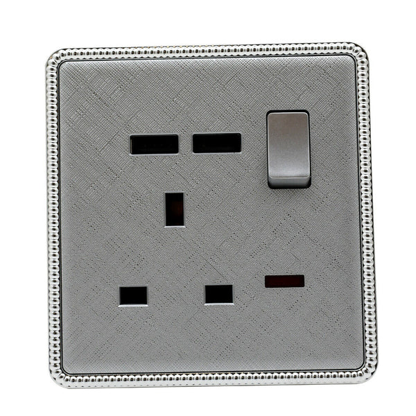 Geborsteld chromen schroefloze lichtschakelaars en stopcontacten~2454  – 1-voudig stopcontact met USB